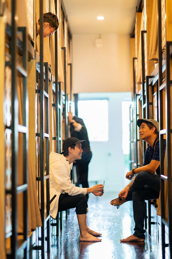 H2B Hostel Phuket Bagian luar foto